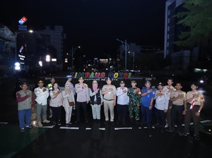 Patroli 3 Pilar, Kapolsek Mampang Pastikan Malam Tahun Baru 2024 Aman