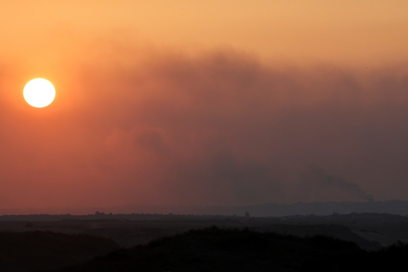 Beberapa roket yang ditembakkan dari Jalur Gaza menargetkan Tel Aviv dan Israel selatan saat negara itu merayakan Tahun Baru pada hari Senin. (Tangkapan Layar Video Reuters)
