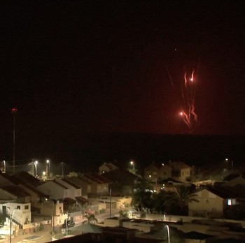 Hamas Beri Kado Akhir Tahun Roket Hantam Tel Aviv