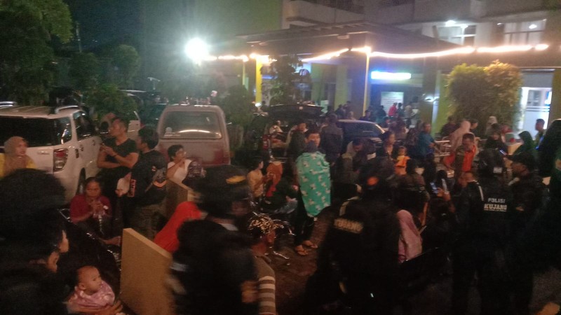 Gempa bumi berkekuatan magnitudo 4,8 yang mengguncang wilayah Kabupaten Sumedang, Minggu (31/12/2023) mengakibatkan kerusakan sejumlah bangunan. (Dok. BNPB)