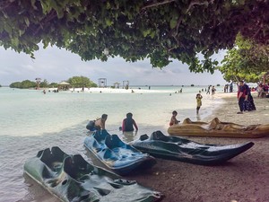 8 Pantai Dekat Jakarta, Cocok untuk Liburan Singkat Saat Nataru