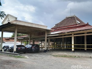Rumah Putra Raja Solo yang Rusak Parah Itu Tempat Lahirnya Para Seniman