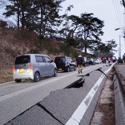 PM Jepang Beri Peringatan: Warga Segera Lari Jauhi Pantai!
