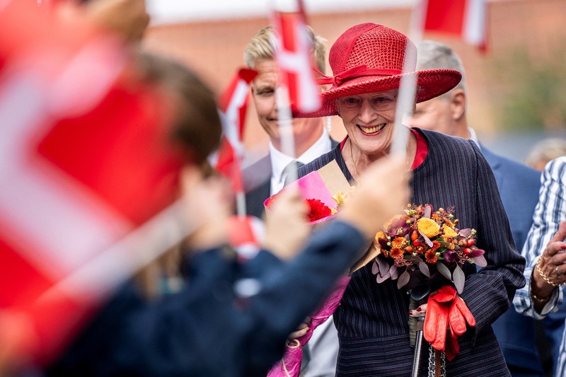 Ratu Margrethe II dari Denmark saat konferensi pers di Baret Restaurant, Humboldt Forum di Berlin, Jerman, Jumat, 12 November 2021. Ratu dan pewaris takhta berada di Jerman untuk kunjungan kenegaraan yang berlangsung beberapa hari. (Britta Pedersen/DPA via AP, Pool)