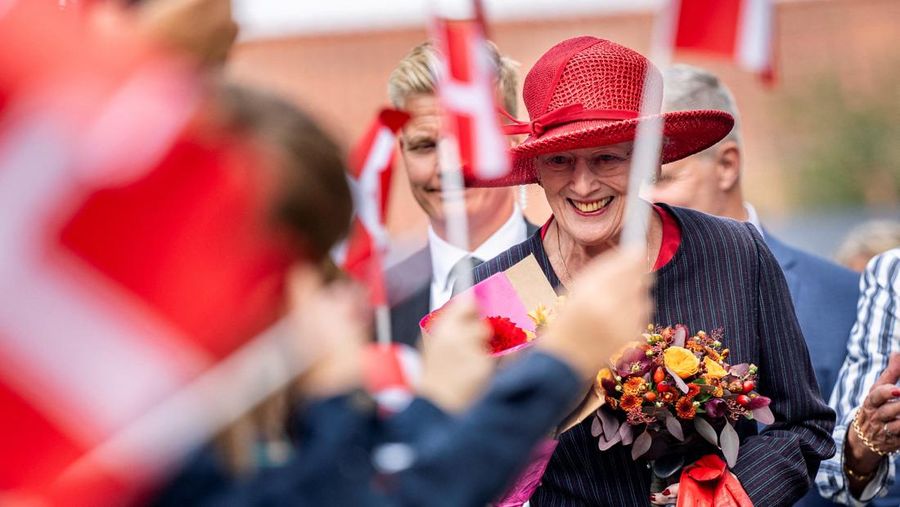 Ratu Margrethe II dari Denmark saat konferensi pers di Baret Restaurant, Humboldt Forum di Berlin, Jerman, Jumat, 12 November 2021. Ratu dan pewaris takhta berada di Jerman untuk kunjungan kenegaraan yang berlangsung beberapa hari. (Britta Pedersen/DPA via AP, Pool)