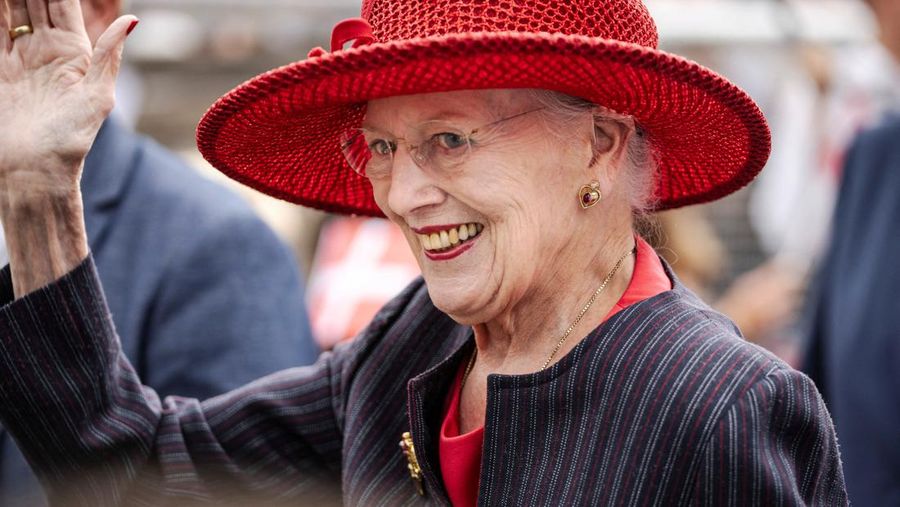 Ratu Margrethe II dari Denmark saat konferensi pers di Baret Restaurant, Humboldt Forum di Berlin, Jerman, Jumat, 12 November 2021. Ratu dan pewaris takhta berada di Jerman untuk kunjungan kenegaraan yang berlangsung beberapa hari. (Britta Pedersen/DPA via AP, Pool)