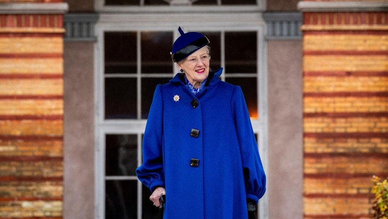 Ratu Margrethe II dari Denmark saat konferensi pers di Baret Restaurant, Humboldt Forum di Berlin, Jerman, Jumat, 12 November 2021. Ratu dan pewaris takhta berada di Jerman untuk kunjungan kenegaraan yang berlangsung beberapa hari. (Britta Pedersen/DPA via AP, Pool)