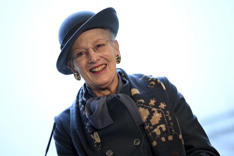 Ratu Margrethe II dari Denmark saat konferensi pers di Baret Restaurant, Humboldt Forum di Berlin, Jerman, Jumat, 12 November 2021. Ratu dan pewaris takhta berada di Jerman untuk kunjungan kenegaraan yang berlangsung beberapa hari. (Britta Pedersen/DPA via AP, Pool)