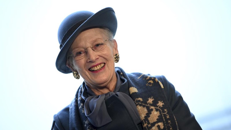 Ratu Margrethe II dari Denmark saat konferensi pers di Baret Restaurant, Humboldt Forum di Berlin, Jerman, Jumat, 12 November 2021. Ratu dan pewaris takhta berada di Jerman untuk kunjungan kenegaraan yang berlangsung beberapa hari. (Britta Pedersen/DPA via AP, Pool)