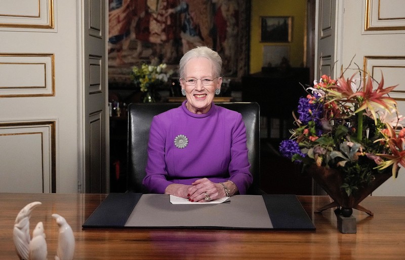 Ratu Margrethe II dari Denmark saat konferensi pers di Baret Restaurant, Humboldt Forum di Berlin, Jerman, Jumat, 12 November 2021. Ratu dan pewaris takhta berada di Jerman untuk kunjungan kenegaraan yang berlangsung beberapa hari. (Britta Pedersen/DPA via AP, Pool)