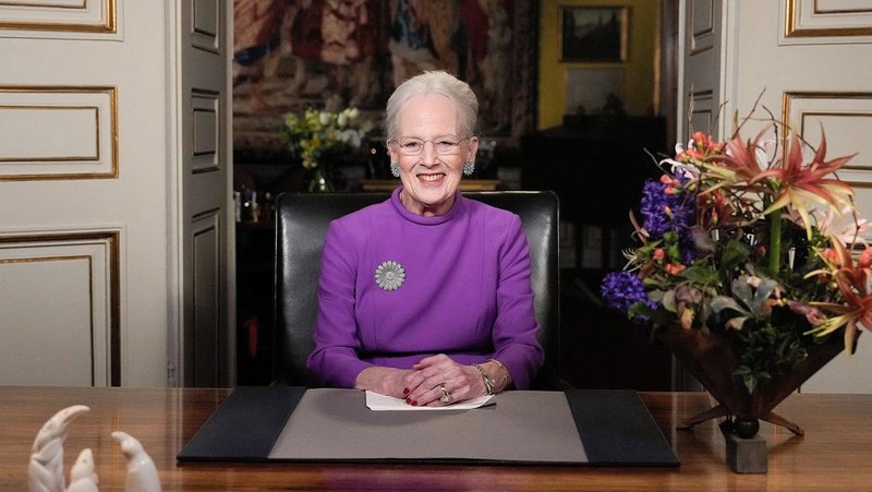 Ratu Margrethe II dari Denmark saat konferensi pers di Baret Restaurant, Humboldt Forum di Berlin, Jerman, Jumat, 12 November 2021. Ratu dan pewaris takhta berada di Jerman untuk kunjungan kenegaraan yang berlangsung beberapa hari. (Britta Pedersen/DPA via AP, Pool)