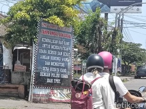 Baliho Protes Bau TPST Kesiman Kertalangu Kembali Terpasang