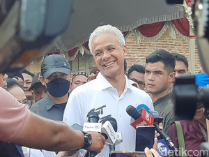 Sama-sama Berkegiatan di Jateng, Ganjar Tepis Isu Dibuntuti Jokowi