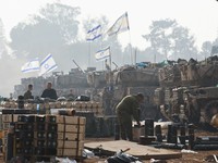 Israel Bunuh Pentolan Hamas, Bombardir Proksi Iran di Suriah