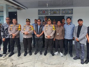 Kapolresta Cek Gudang Logistik KPU dan Audiensi Bareng Bawaslu Pekanbaru
