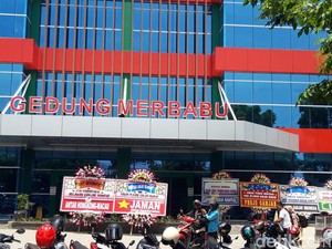 Karangan Bunga untuk Relawan Ganjar Berjejer di RSUD Pandan Arang Boyolali