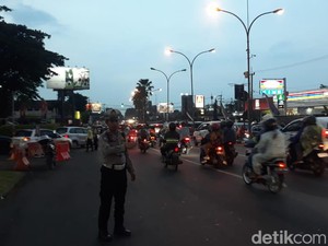 Lalu Lintas di Perempatan Taman Dayu Pasuruan Sudah Lancar