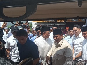 Kata Pengamat Unej soal Gelar Sahabat Santri Indonesia untuk Prabowo