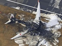 Potret Hangus Japan Airlines Terbakar Hebat di Haneda Tokyo