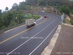Lalin Jalan Wonosari Sore Ini, Sempat Tersendat gegara Bambu Roboh