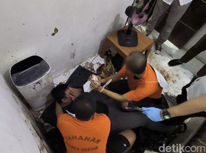 19 Adegan Bukti Sadis Pria Gresik Dibunuh dengan Pisau Tertancap di Mulut