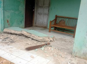Rumah Lansia di Sukabumi Rusak Imbas Gempa Banten