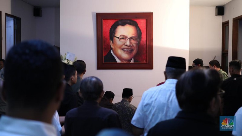 Sejumlah Tokoh Hadir di Rumah Duka Rizal Ramli. (CNBC Indonesia)