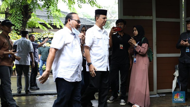 Sejumlah Tokoh Hadir di Rumah Duka Rizal Ramli. (CNBC Indonesia)