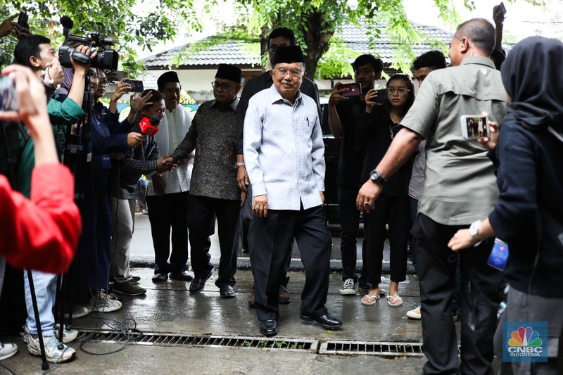 Sejumlah Tokoh Hadir di Rumah Duka Rizal Ramli Sejumlah Tokoh Hadir di Rumah Duka Rizal Ramli. (CNBC Indonesia)