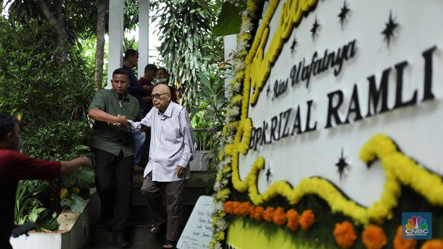 Sejumlah Tokoh Hadir di Rumah Duka Rizal Ramli. (CNBC Indonesia)