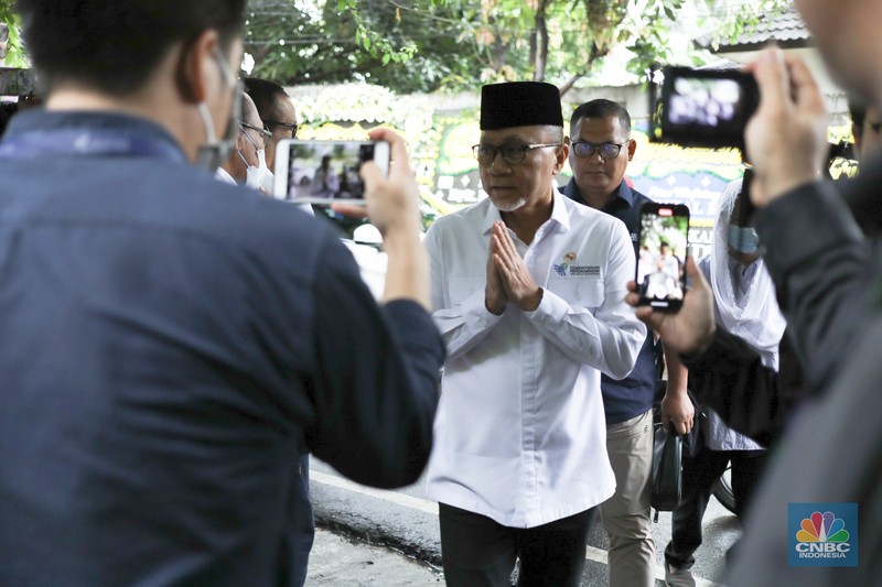 Sejumlah Tokoh Hadir di Rumah Duka Rizal Ramli Sejumlah Tokoh Hadir di Rumah Duka Rizal Ramli. (CNBC Indonesia)