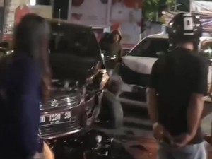 2 Mobil Tabrakan di Perempatan Sungai Saddang Makassar, 2 Orang Luka