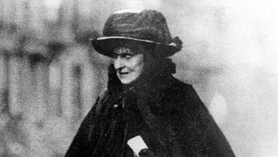 The very last portrait of the wealthiest woman in the world. Mrs Hetty Green, in New York on her 80th birthday.   (Photo by PA Images via Getty Images)