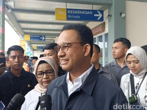 Anies Lanjutkan Kampanye di Tasikmalaya, Disambut Relawan Emak-emak