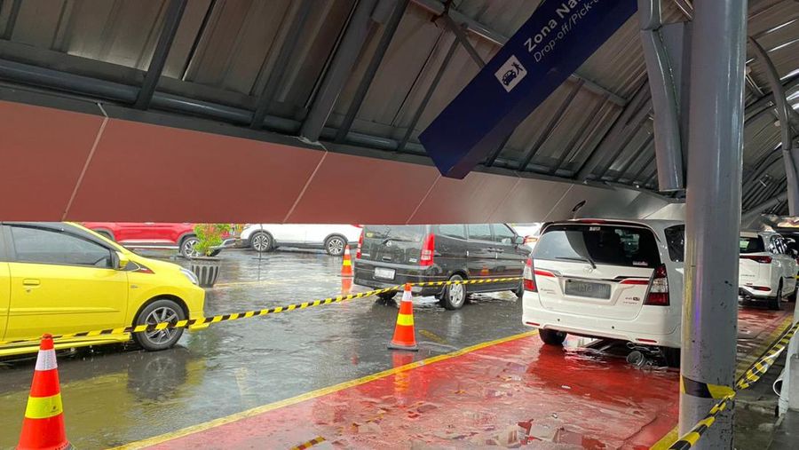 Kanopi Stasiun Yogyakarta roboh. (Dok. KAI)
