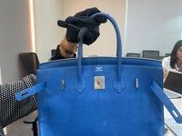 6 Tas Hermes Istri Benny Tjokro Laku Dilelang Rp606 Juta