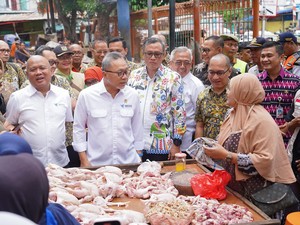 Zulhas Sebut Harga Bapok Stabil Selama Nataru, Rekor Inflasi Terendah