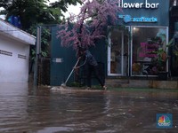 Banjir Landa 5 RT Jaksel: Tinggi Air di Pejaten Barat Capai 1,5 Meter