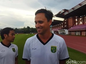 Menanti Tangan Dingin Paul Munster Selamatkan Persebaya
