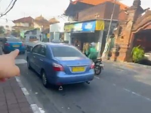 Polda Bali Buru Sopir Taksi yang Todong Turis Asing Pakai Sajam