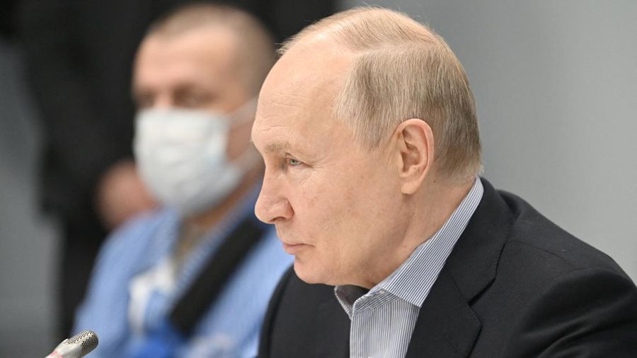 Russian President Vladimir Putin meets with service members, who were wounded in the course of a conflict in Ukraine, as he visits the A.A. Vishnevsky Central Military Clinical Hospital of Russia's Ministry of Defence on the outskirts of Moscow, Russia, January 1, 2024. Sputnik/Kristina Kormilitsyna/Pool via REUTERS ATTENTION EDITORS - THIS IMAGE WAS PROVIDED BY A THIRD PARTY.