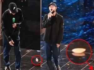 Viral Momen Canggung Nipple Patch Artis China Jatuh, Terinjak di Panggung
