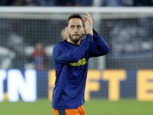 Calhanoglu Segera Kembali Latihan di Inter usai Kisruh dengan Lautaro