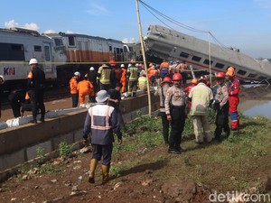 3 Korban Luka Tabrakan KA Turangga vs Commuter Warga Gresik dan Sidoarjo