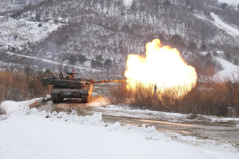 Militer Korea Selatan dan Amerika menggelar latihan tembak bersama. Mereka menampilkan lebih dari 100 peralatan militer seperti tank K1A2 Korea Selatan dan jet A-10 Amerika. (AP Photo/Lee Jin-man) Militer Korea Selatan dan Amerika menggelar latihan tembak bersama. Mereka menampilkan lebih dari 100 peralatan militer seperti tank K1A2 Korea Selatan dan jet A-10 Amerika. (AP Photo/Lee Jin-man)