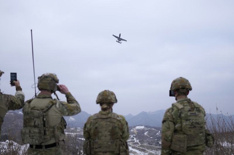 Militer Korea Selatan dan Amerika menggelar latihan tembak bersama. Mereka menampilkan lebih dari 100 peralatan militer seperti tank K1A2 Korea Selatan dan jet A-10 Amerika. (AP Photo/Lee Jin-man) Militer Korea Selatan dan Amerika menggelar latihan tembak bersama. Mereka menampilkan lebih dari 100 peralatan militer seperti tank K1A2 Korea Selatan dan jet A-10 Amerika. (AP Photo/Lee Jin-man)