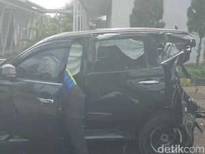 Ringseknya Pajero yang Diseruduk Bus PO Haryanto di Tol Batang