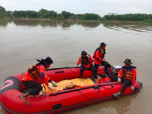 Cari Ikan Mabuk, Warga Bojonegoro Ditemukan Tewas di Bengawan Solo Lamongan