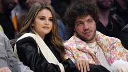5 Fakta Benny Blanco, Tunangan Selena Gomez, Pria Terseksi yang Jarang Mandi