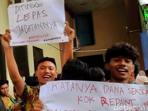 Siswa SMA 1 Situbondo Demo Desak Kepala Sekolah Mundur dari Jabatan
